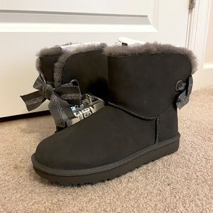 NWT UGG Mini Bailey Bow Boot W/ Protector Spray